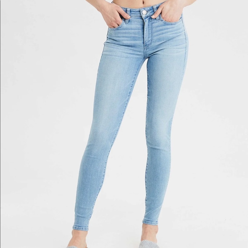 American Eagle High Waisted Jeans Size 2